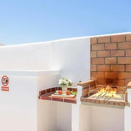 Villa Sleeps 6 Pool Air Con Wifi Punta Grossa