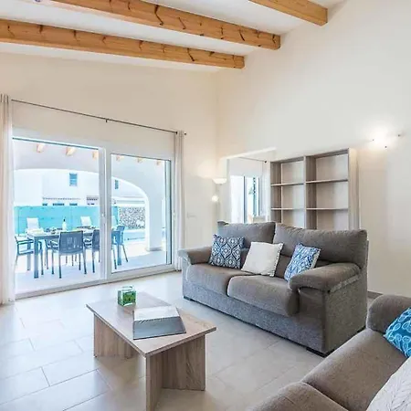 Вилла Sleeps 6 Pool Air Con Wifi *